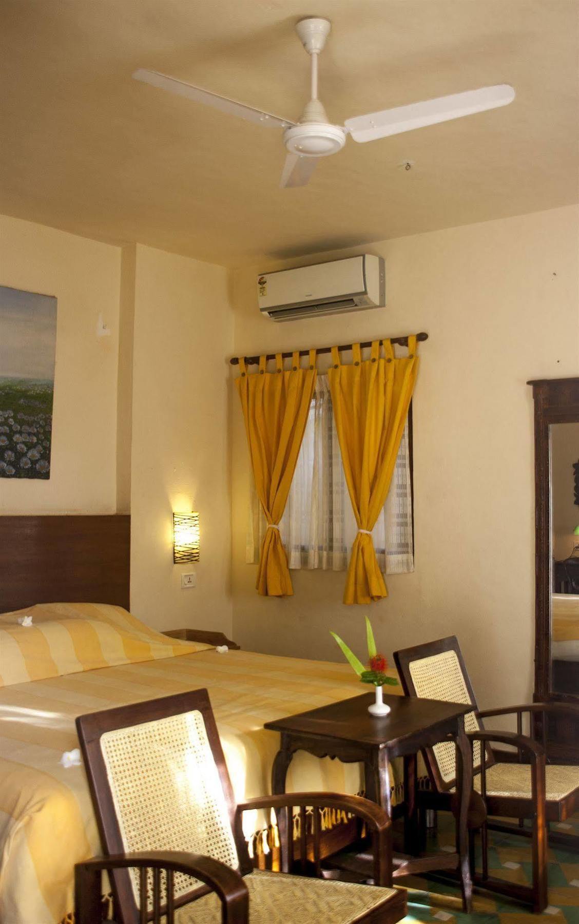 Over The Hill Poovar Exterior foto