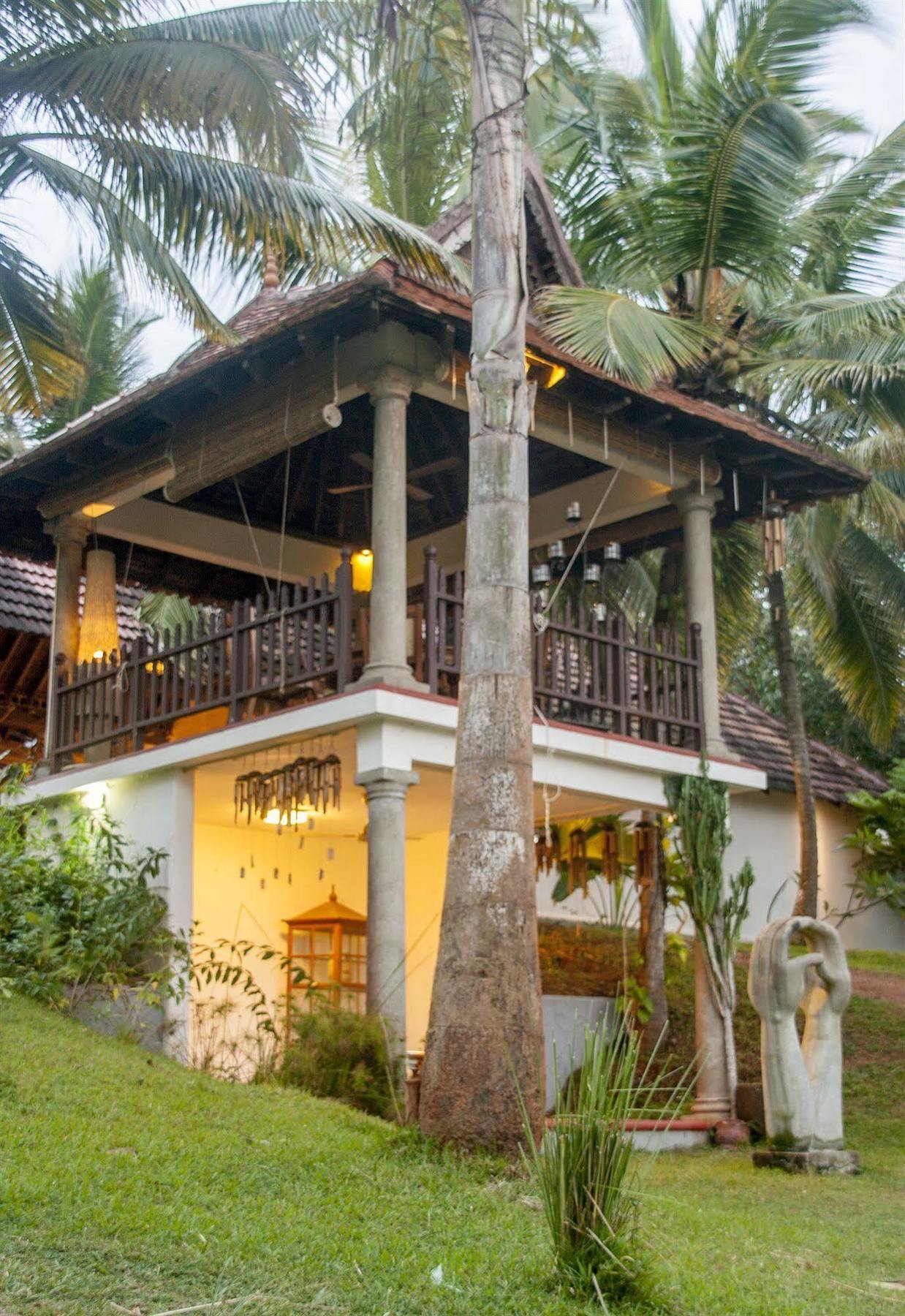Over The Hill Poovar Exterior foto